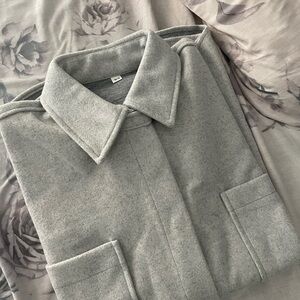 Gray Collared Jacket, pantalon, chemise